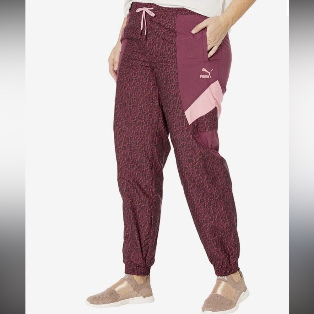 NWT PUMA - WOMENS TFS TRACK PANTS Small
